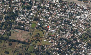 Casa en venta - 2 dormitorios 2 baños - Cochera - 1371mts2 - Villa Elisa, La Plata