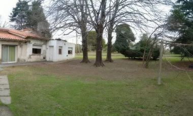 Casa en venta - 2 dormitorios 2 baños - Cochera - 1371mts2 - Villa Elisa, La Plata