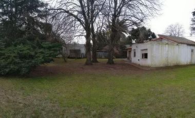 Casa en venta - 2 dormitorios 2 baños - Cochera - 1371mts2 - Villa Elisa, La Plata