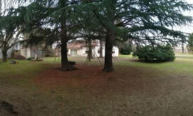 Casa en venta - 2 dormitorios 2 baños - Cochera - 1371mts2 - Villa Elisa, La Plata