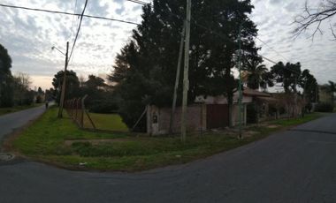 Casa en venta - 2 dormitorios 2 baños - Cochera - 1371mts2 - Villa Elisa, La Plata