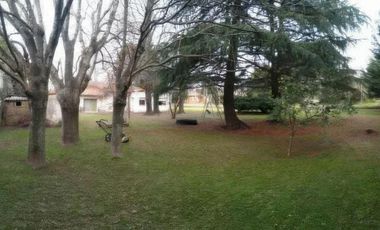 Casa en venta - 2 dormitorios 2 baños - Cochera - 1371mts2 - Villa Elisa, La Plata