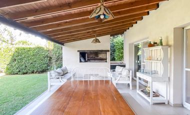 Casa en Venta en  Santa Maria de los Olivos