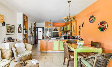 EXCELENTE CASA EN BARRIO LAS GLORIETAS - NORDELTA - PISCINA AL LAGO - PARRILLA - 2 COCHERAS