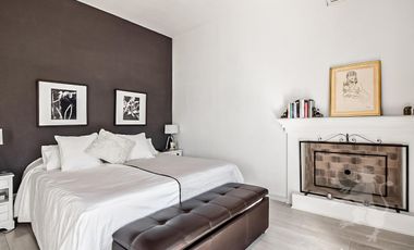 EXCELENTE CASA EN BARRIO LAS GLORIETAS - NORDELTA - PISCINA AL LAGO - PARRILLA - 2 COCHERAS