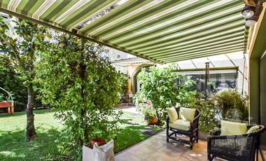 EXCELENTE CASA EN BARRIO LAS GLORIETAS - NORDELTA - PISCINA AL LAGO - PARRILLA - 2 COCHERAS