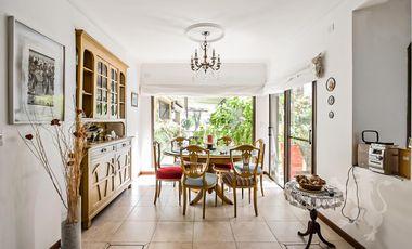 EXCELENTE CASA EN BARRIO LAS GLORIETAS - NORDELTA - PISCINA AL LAGO - PARRILLA - 2 COCHERAS
