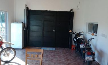Casa en venta - 3 Dormitorios 3 Baños - 330Mts2 -  La Plata