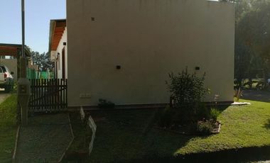 Casa en venta - 3 Dormitorios 3 Baños - 330Mts2 -  La Plata