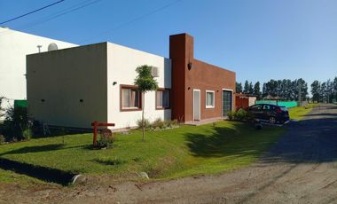 Casa en venta - 3 Dormitorios 3 Baños - 330Mts2 -  La Plata