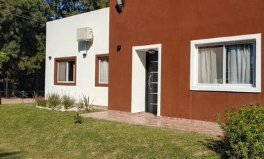 Casa en venta - 3 Dormitorios 3 Baños - 330Mts2 -  La Plata
