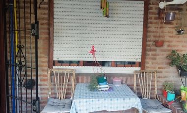 Casa en venta - 2 Dormitorios 1 Baño - Cochera - 430Mts2 - Mar del Plata