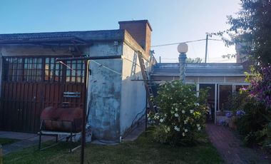 Casa en venta - 2 Dormitorios 1 Baño - Cochera - 430Mts2 - Mar del Plata