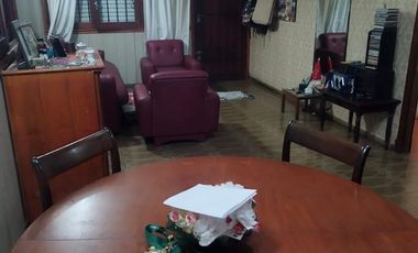Casa en venta - 2 Dormitorios 1 Baño - Cochera - 430Mts2 - Mar del Plata