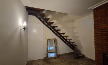 Casa  uso comercial 160m2. San Isidro