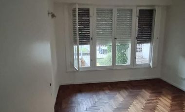 Casa  uso comercial 160m2. San Isidro