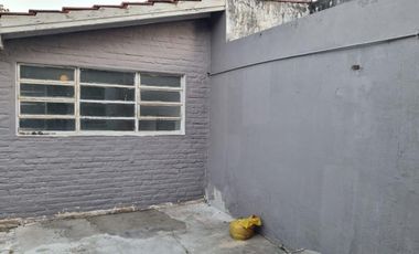 Casa  uso comercial 160m2. San Isidro