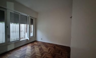 Casa  uso comercial 160m2. San Isidro