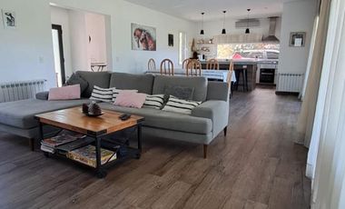 Casa en Venta y/o alquiler en La Primavera,