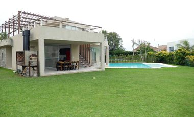 VENTA CASA ESCOBAR HARAS: 4 DORM. PISC. CLIMAT. - B° ATARDECER OPORTUNIDAD!
