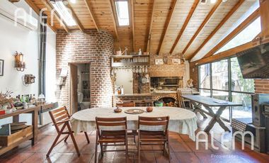 CASA EN VENTA ALEM 400 - LOMAS DE ZAMORA