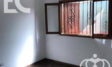 Venta - Departamento tipo casa - 3 ambientes con dos patios - Lanús Este