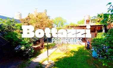 Casa en Planta baja. Garage, patio y parque. ACEPTA PERMUTA