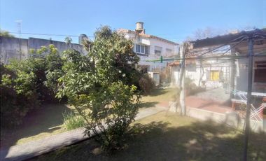 Casa en Planta baja. Garage, patio y parque. ACEPTA PERMUTA