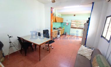 Casa en Planta baja. Garage, patio y parque. ACEPTA PERMUTA