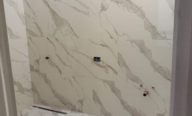 Duplex de 3 Dormitorios, con cochera y Jardin con parilla.