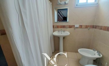 Duplex en venta 4 ambientes a tres cuadras del mar, gas natural, zona comercial