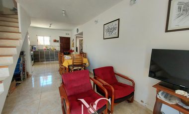 Duplex en venta 4 ambientes a tres cuadras del mar, gas natural, zona comercial