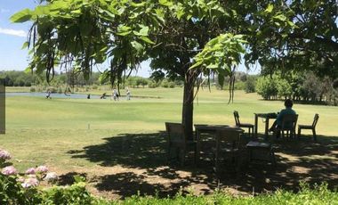 Venta  Casa - Barrio Privado Everlinks Golf Club  / Lujan