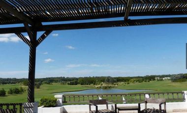 Venta  Casa - Barrio Privado Everlinks Golf Club  / Lujan