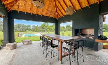 Venta  Casa - Barrio Privado Everlinks Golf Club  / Lujan