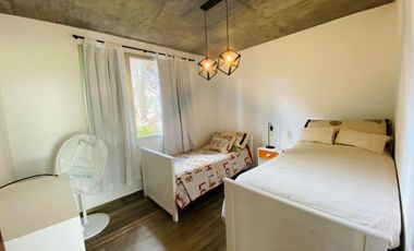 CASA EN VENTA CON TRES DORMITORIOS EN COSTA DEL ESTE CON PILETA - OPORTUNIDAD