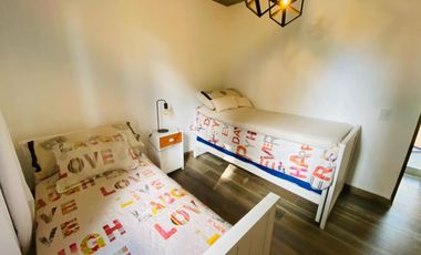 CASA EN VENTA CON TRES DORMITORIOS EN COSTA DEL ESTE CON PILETA - OPORTUNIDAD