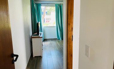 CASA EN VENTA CON TRES DORMITORIOS EN COSTA DEL ESTE CON PILETA - OPORTUNIDAD