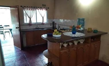 Chalet en venta en Monte Grande!!! 12 de Octubre 521.-