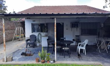 Chalet en venta en Monte Grande!!! 12 de Octubre 521.-