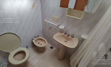 Dúplex en venta de 2 dormitorios c/ cochera en Costa Azul.