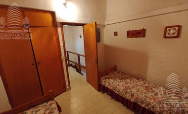 Dúplex en venta de 2 dormitorios c/ cochera en Costa Azul.