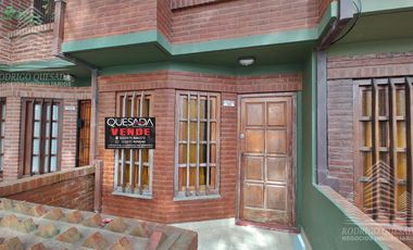 Dúplex en venta de 2 dormitorios c/ cochera en Costa Azul.