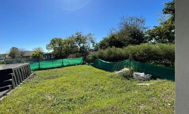 Casa en barrio Pilar Del Este - Santa Elena En Venta!