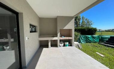 Casa en barrio Pilar Del Este - Santa Elena En Venta!