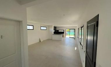 Casa en barrio Pilar Del Este - Santa Elena En Venta!