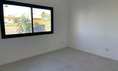 Casa en barrio Pilar Del Este - Santa Elena En Venta!