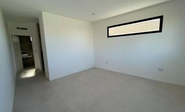 Casa en barrio Pilar Del Este - Santa Elena En Venta!