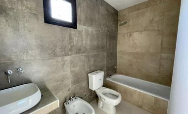 Casa en barrio Pilar Del Este - Santa Elena En Venta!