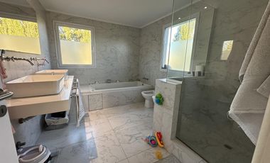 VENTA | CASA 4 AMBIENTES | RUMENCO